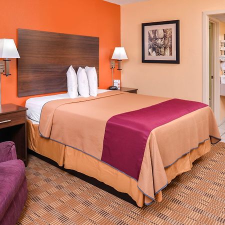 Americas Best Value Inn-Ellsworth Экстерьер фото